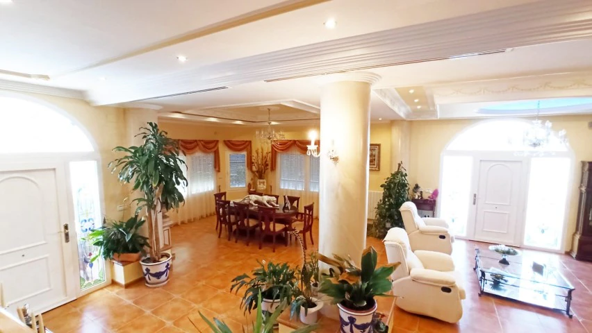 Villa første linje i Benidorm til salgs - Villa Del Mar.