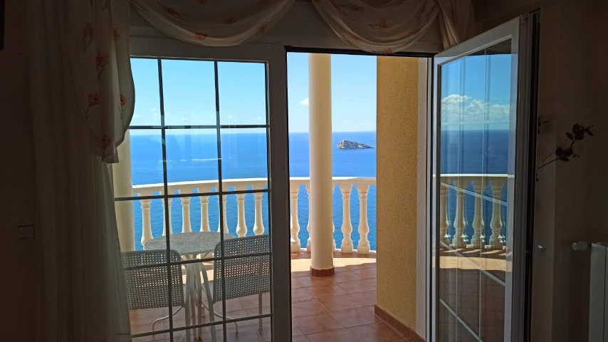 Villa første linje i Benidorm til salgs - Villa Del Mar.
