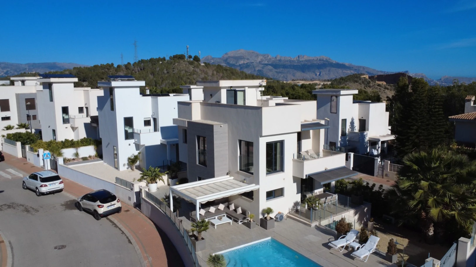 Moderne villa med havutsikt og privat svømmebasseng i Coloma, La Nucía