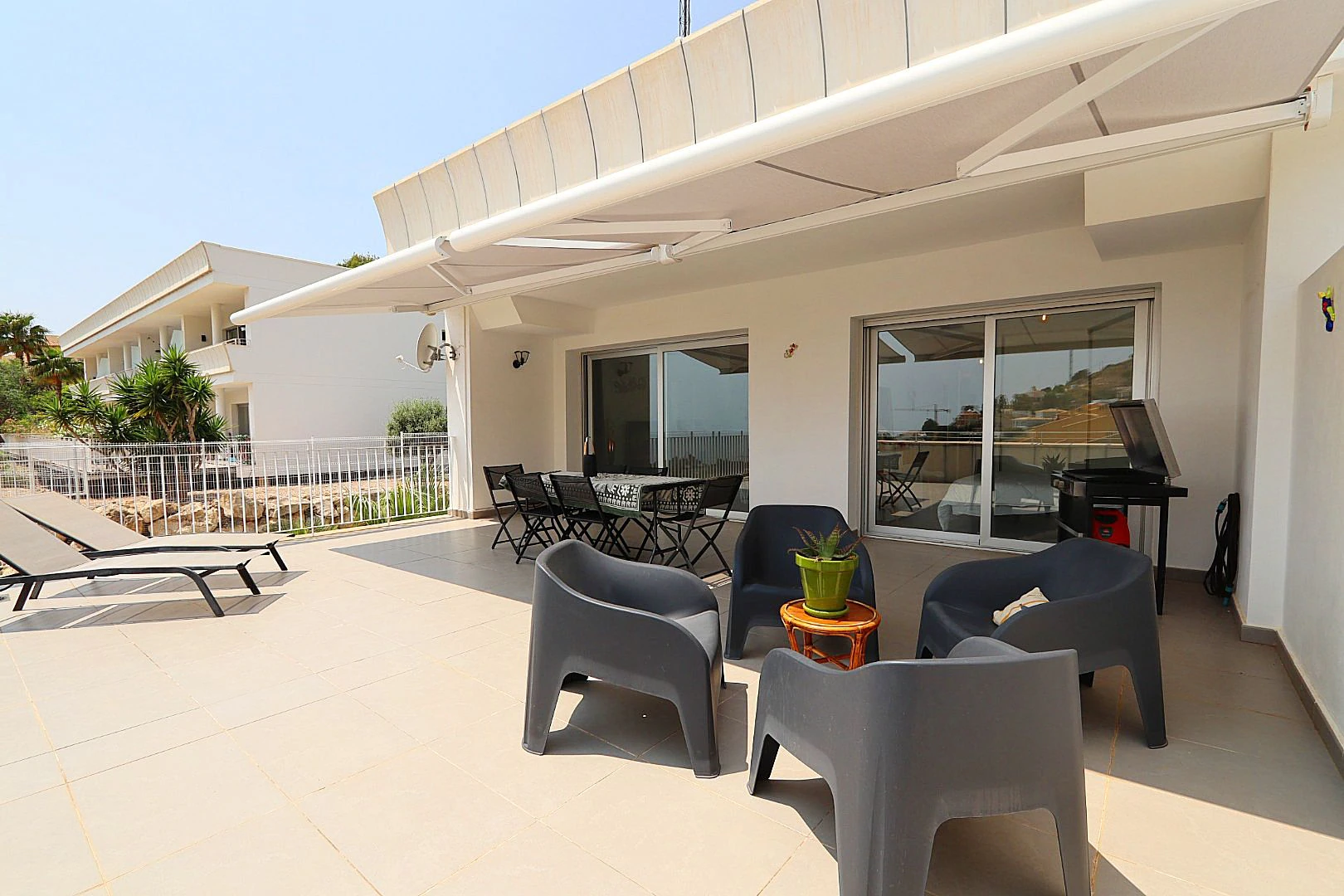 Apartment with sea views in Sol Marina, Altea. With pool, situated in a natural setting