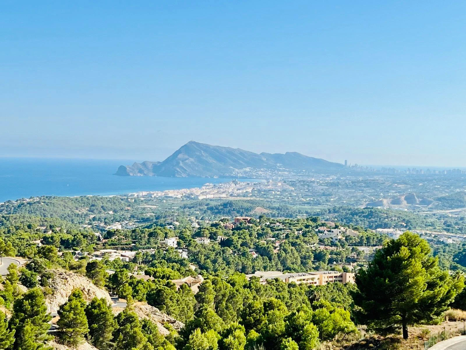 Luxusvilla in Altea la Vella mit unvergleichlichem Blick auf das Meer und die Berge.
