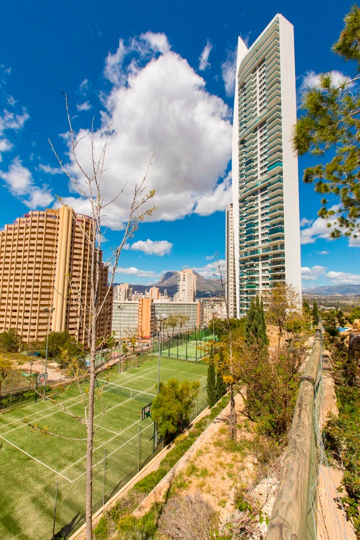 Torre Lugano Benidorm - Investment apartment with high profitability and 2 parking spaces