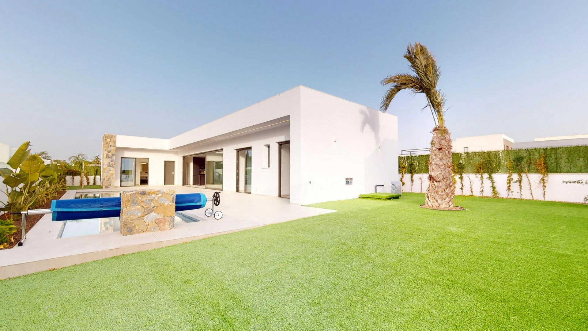 Villa for sale in Los Alcazares