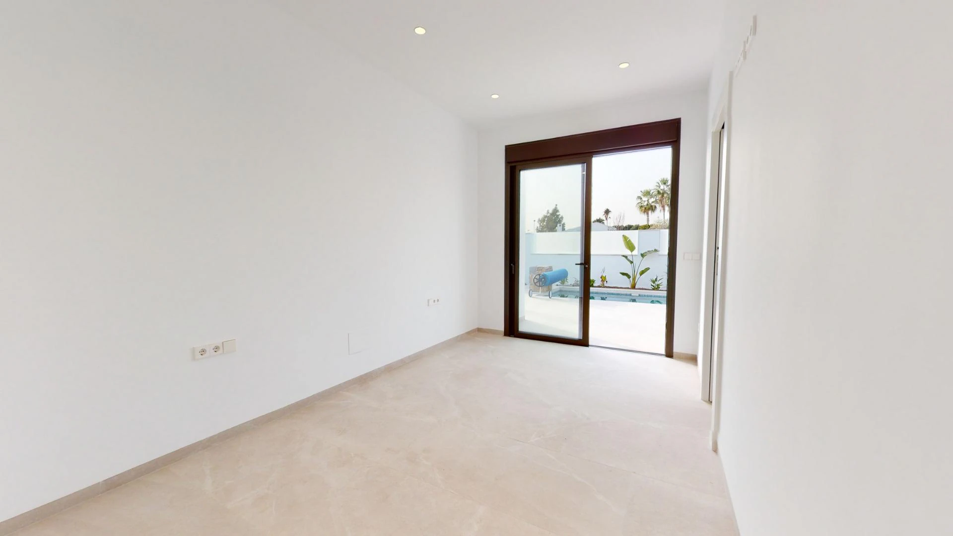 Villa for sale in Los Alcazares