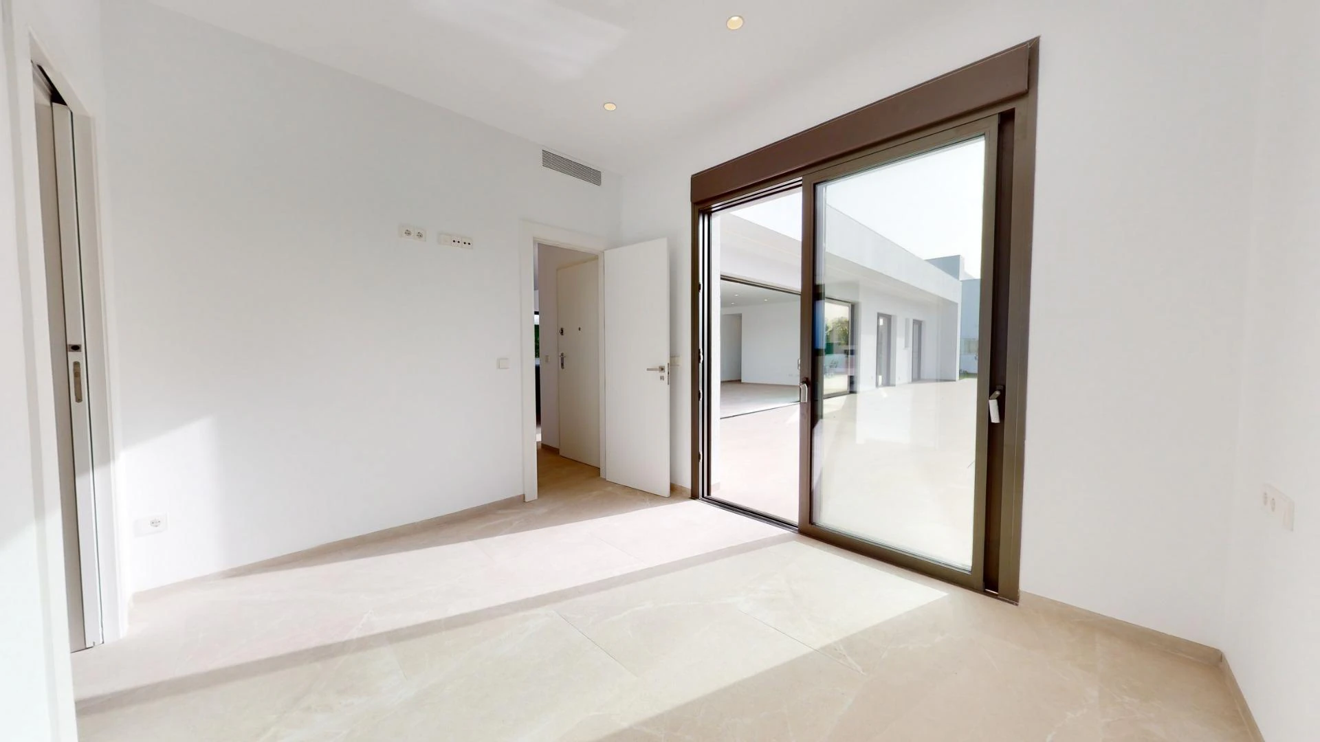 Villa for sale in Los Alcazares