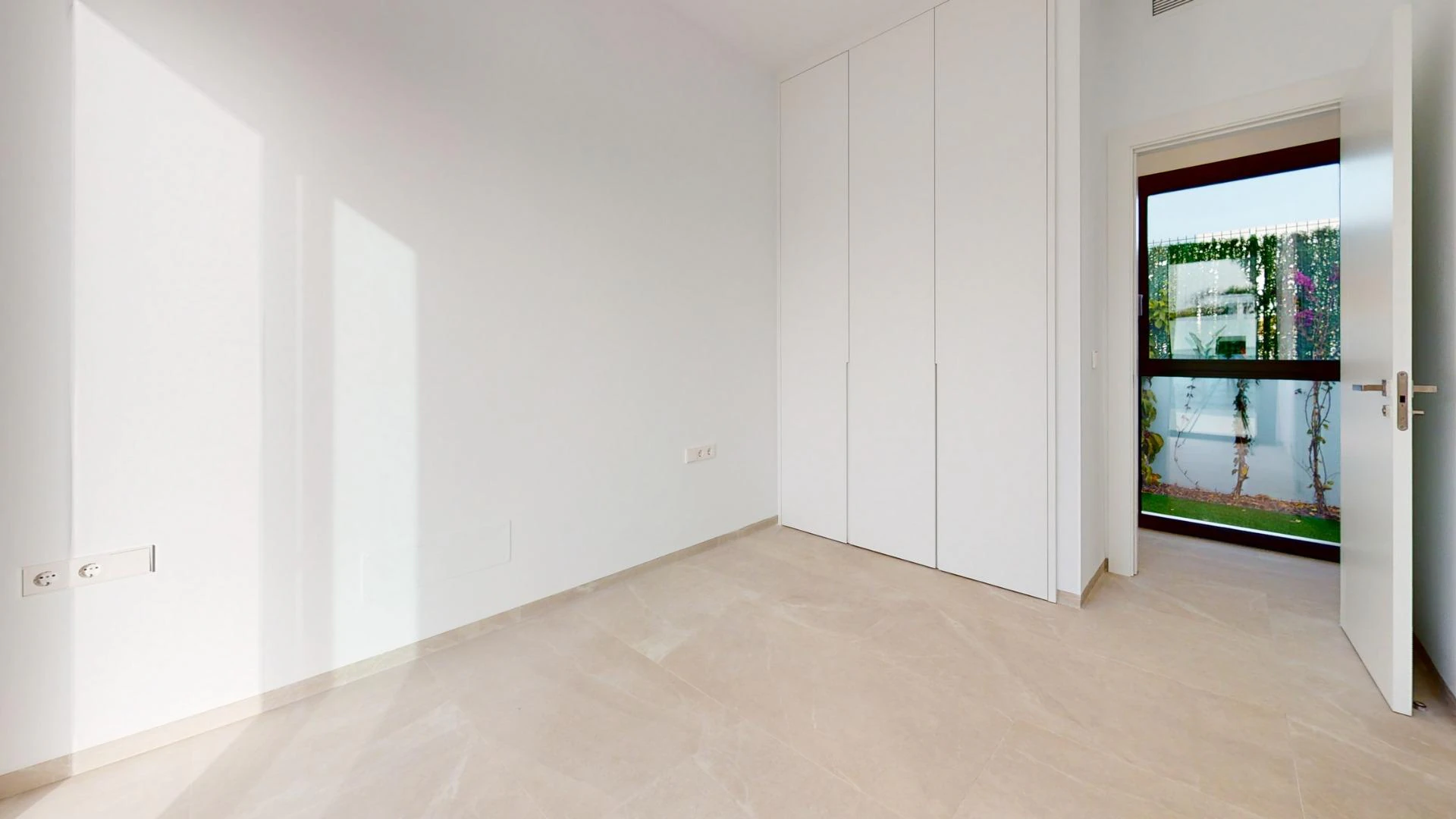 Villa for sale in Los Alcazares