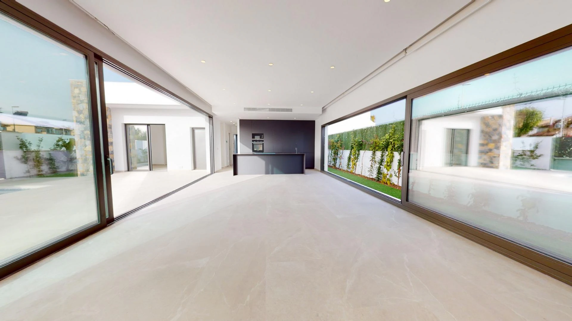 Villa for sale in Los Alcazares