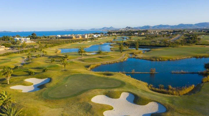 Villa for sale in Los Alcazares