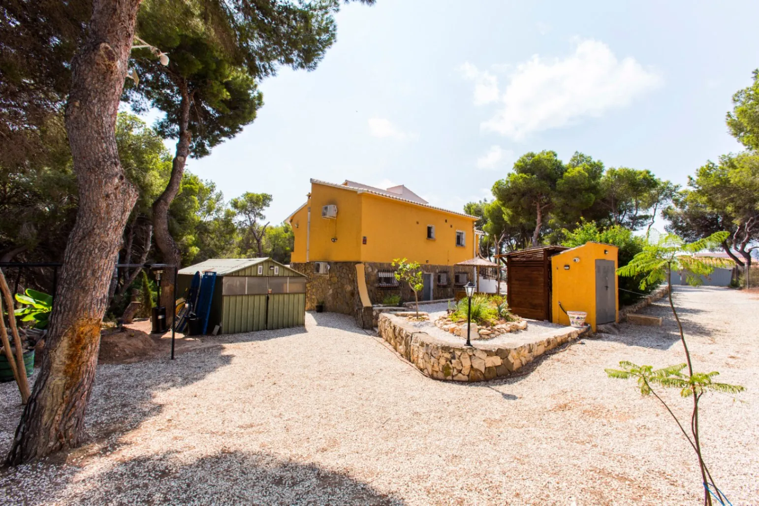 Interessante Villa auf großem Grundstück in Benissa Küste zum Verkauf