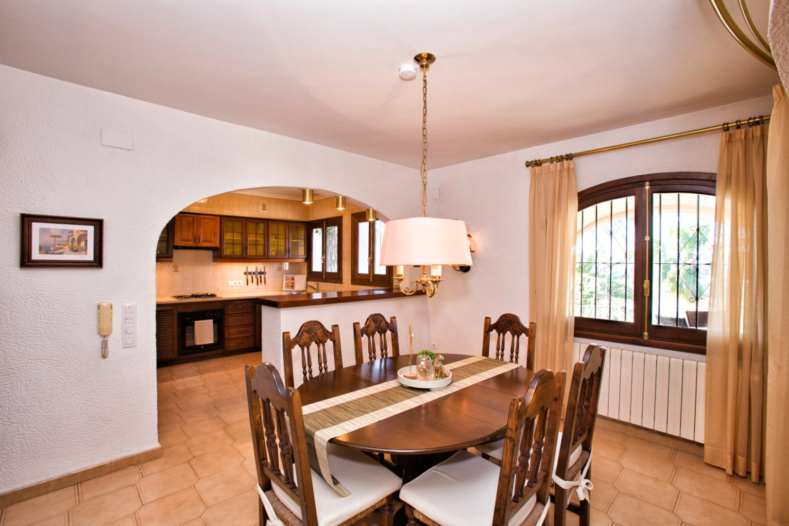 Villa tradicional con vistas al mar en venta en Benissa