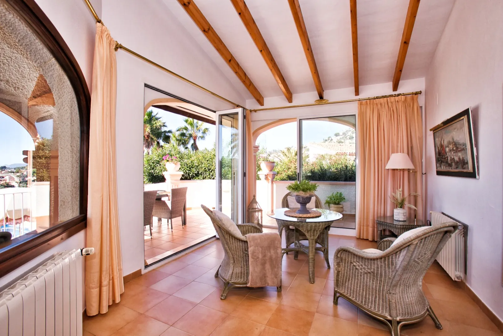 Villa tradicional con vistas al mar en venta en Benissa