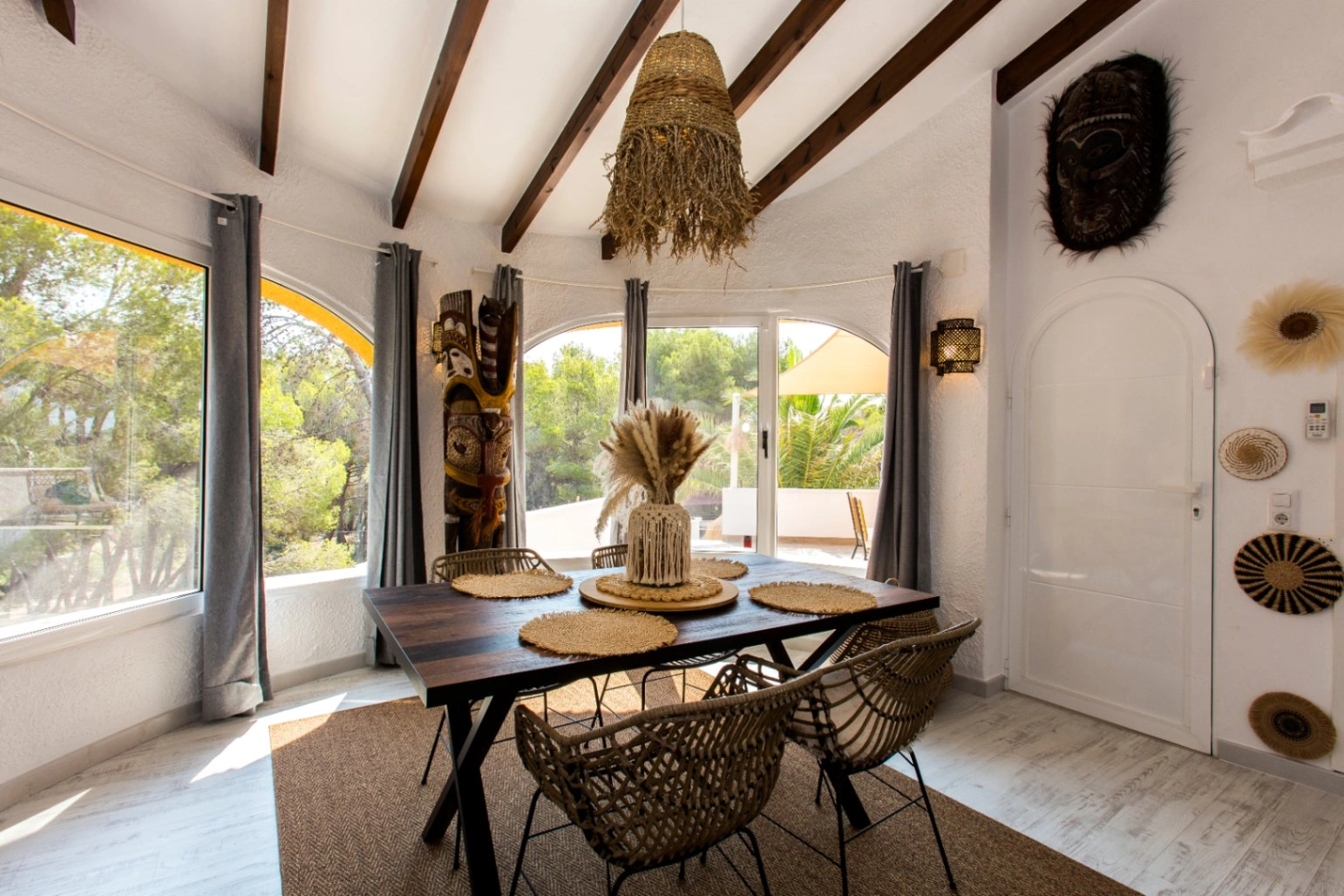 Interessante Villa auf großem Grundstück in Benissa Küste zum Verkauf
