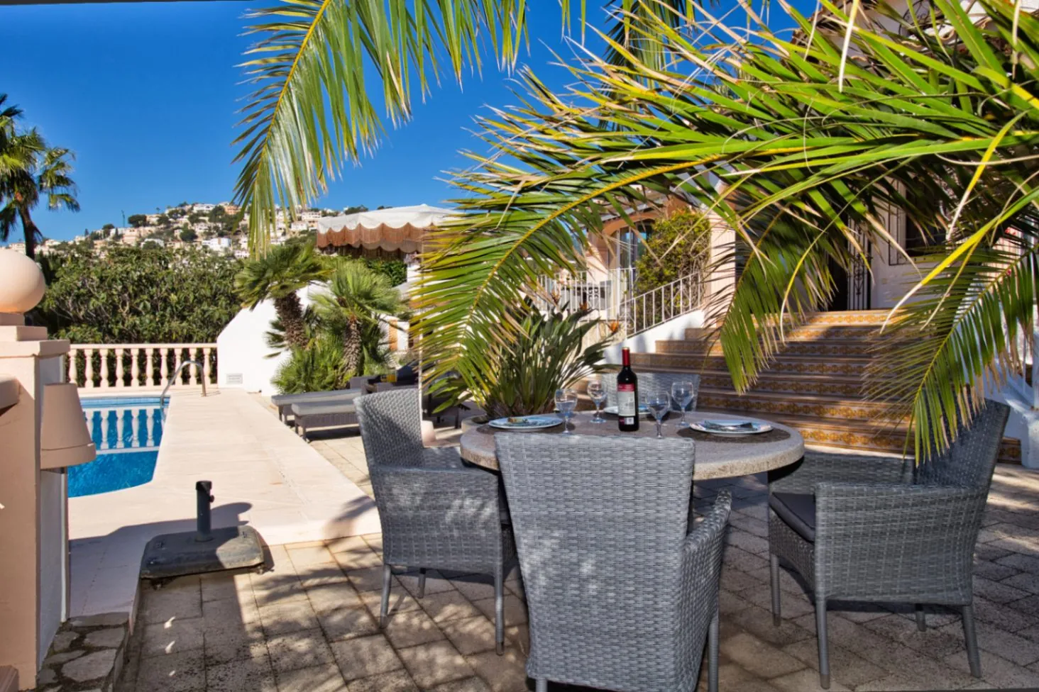 Villa tradicional con vistas al mar en venta en Benissa