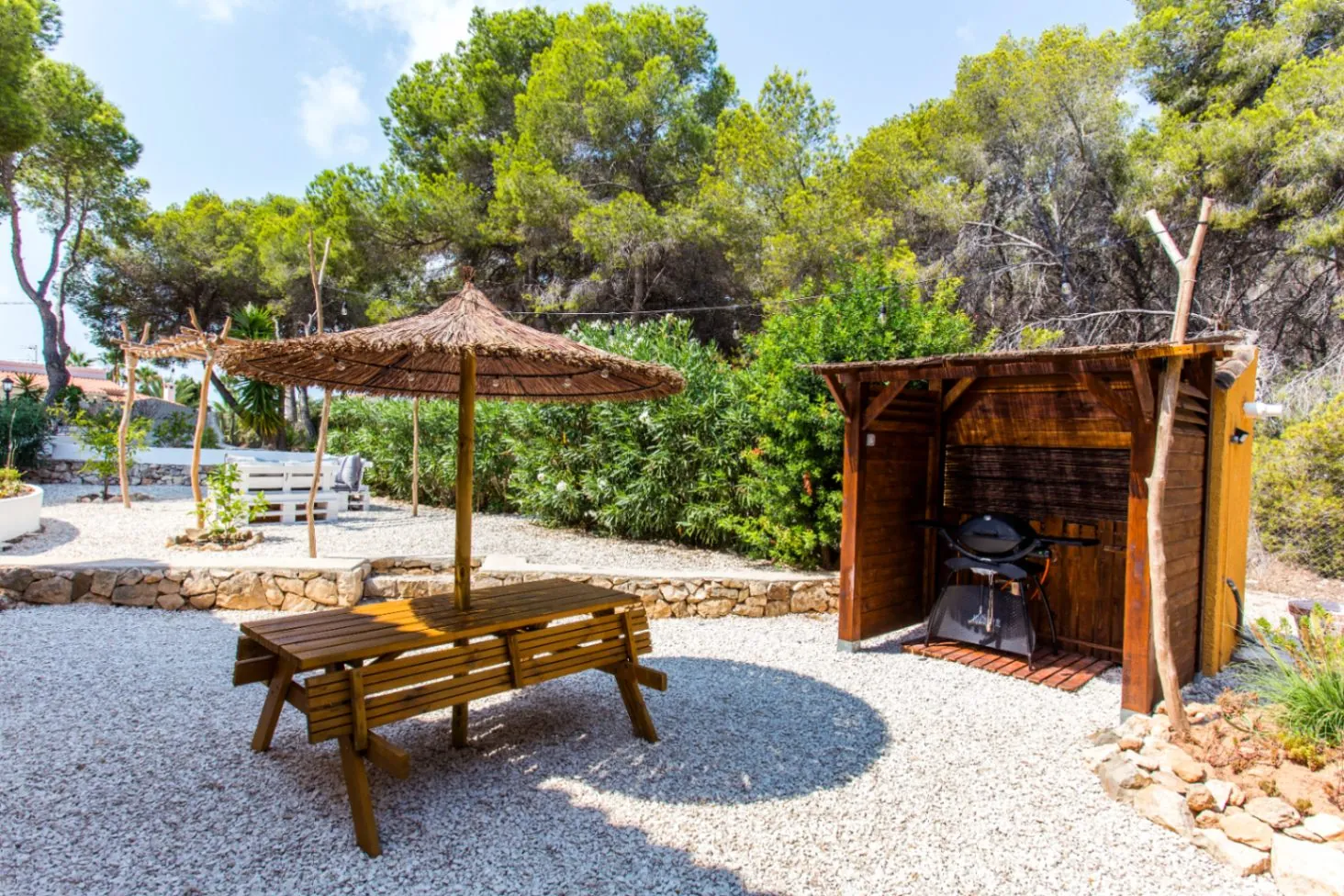 Interessante Villa auf großem Grundstück in Benissa Küste zum Verkauf
