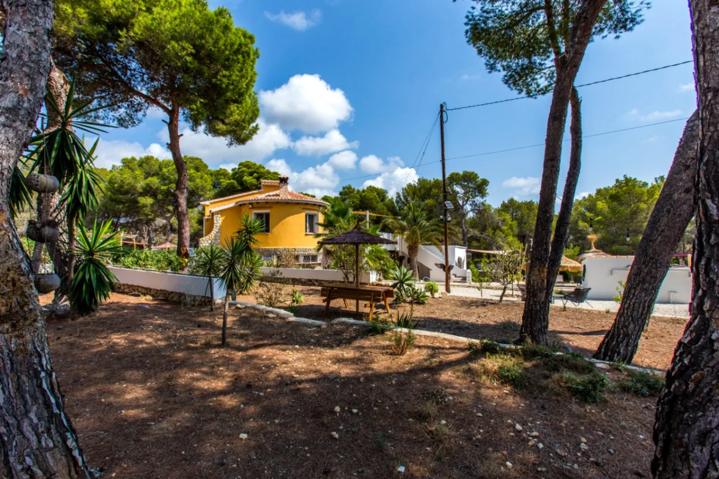 Interessante Villa auf großem Grundstück in Benissa Küste zum Verkauf
