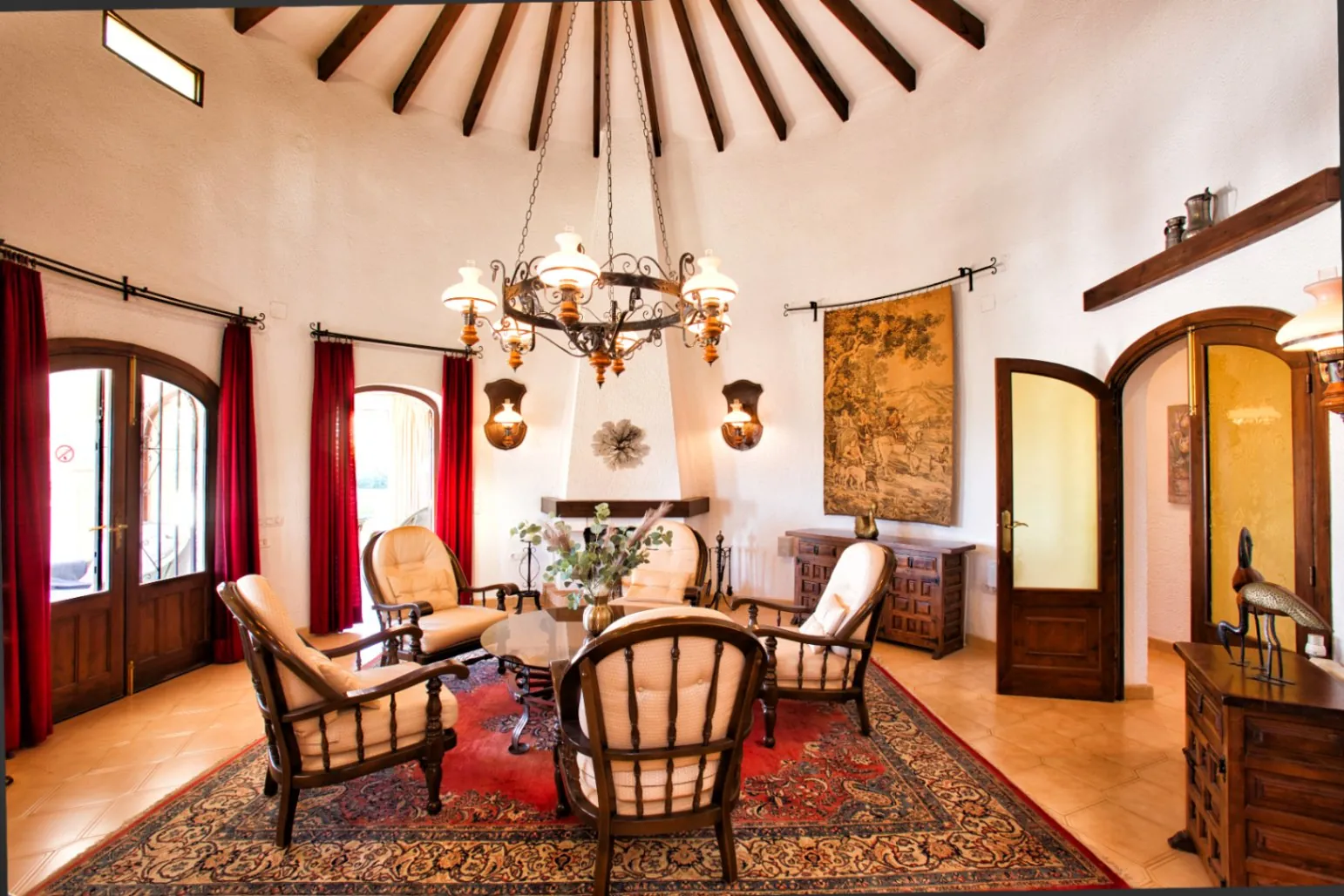Villa tradicional con vistas al mar en venta en Benissa