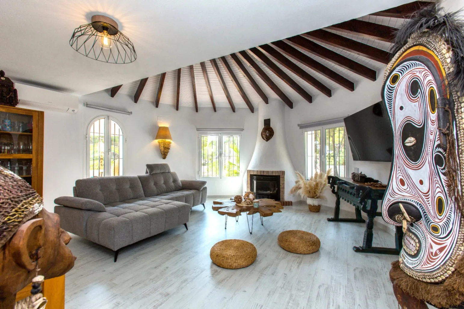 Interessante Villa auf großem Grundstück in Benissa Küste zum Verkauf