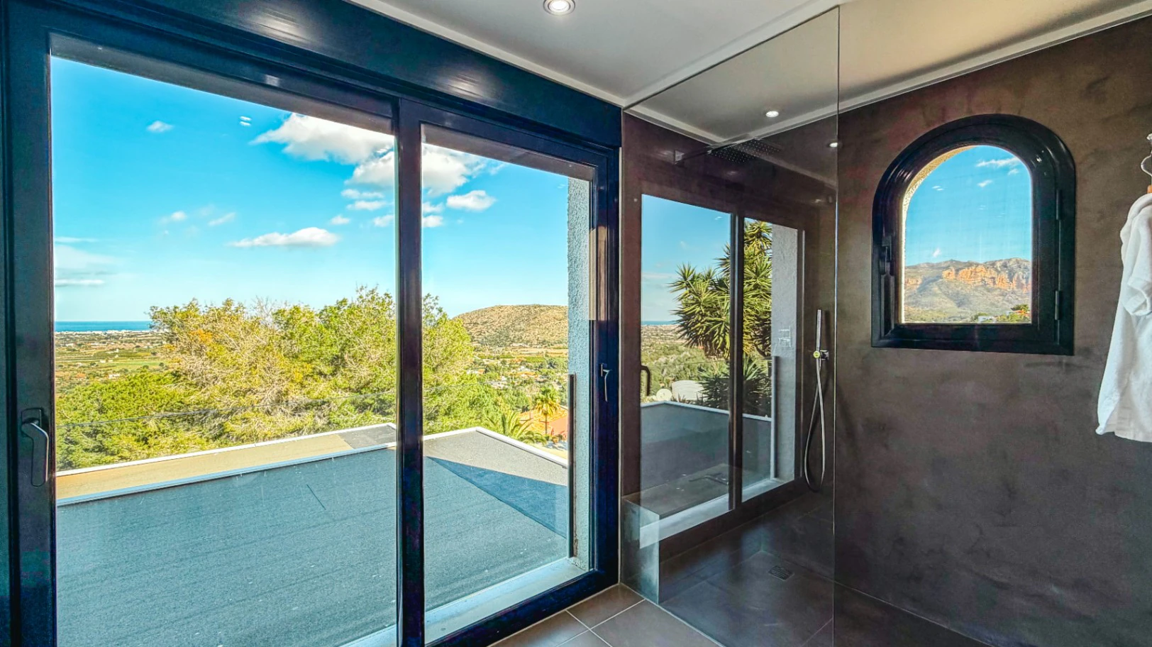 Elegant villa with panoramic sea views for sale in la Sella Golf Resort, Costa Blanca