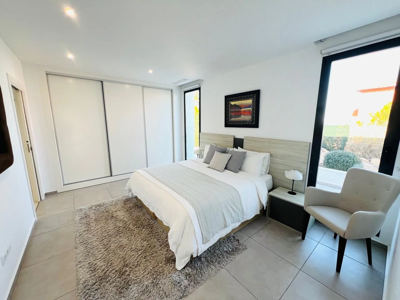 Amplia villa contemporánea con vistas al mar y a la montaña en venta en La Sella Golf Resort, Pedreguer, Costa Blanca.