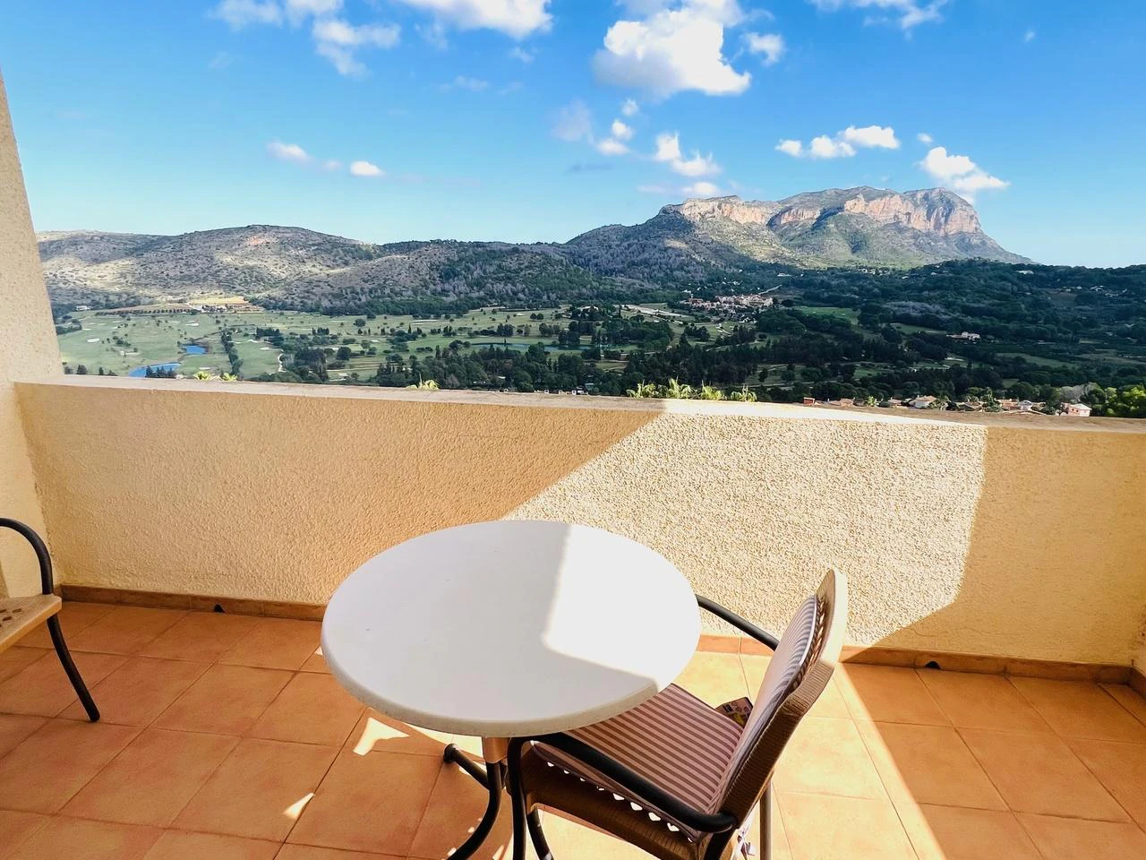 Attractive villa with sea and mountain views in the Sella Golf Resort, Pedreguer, Costa Blanca.