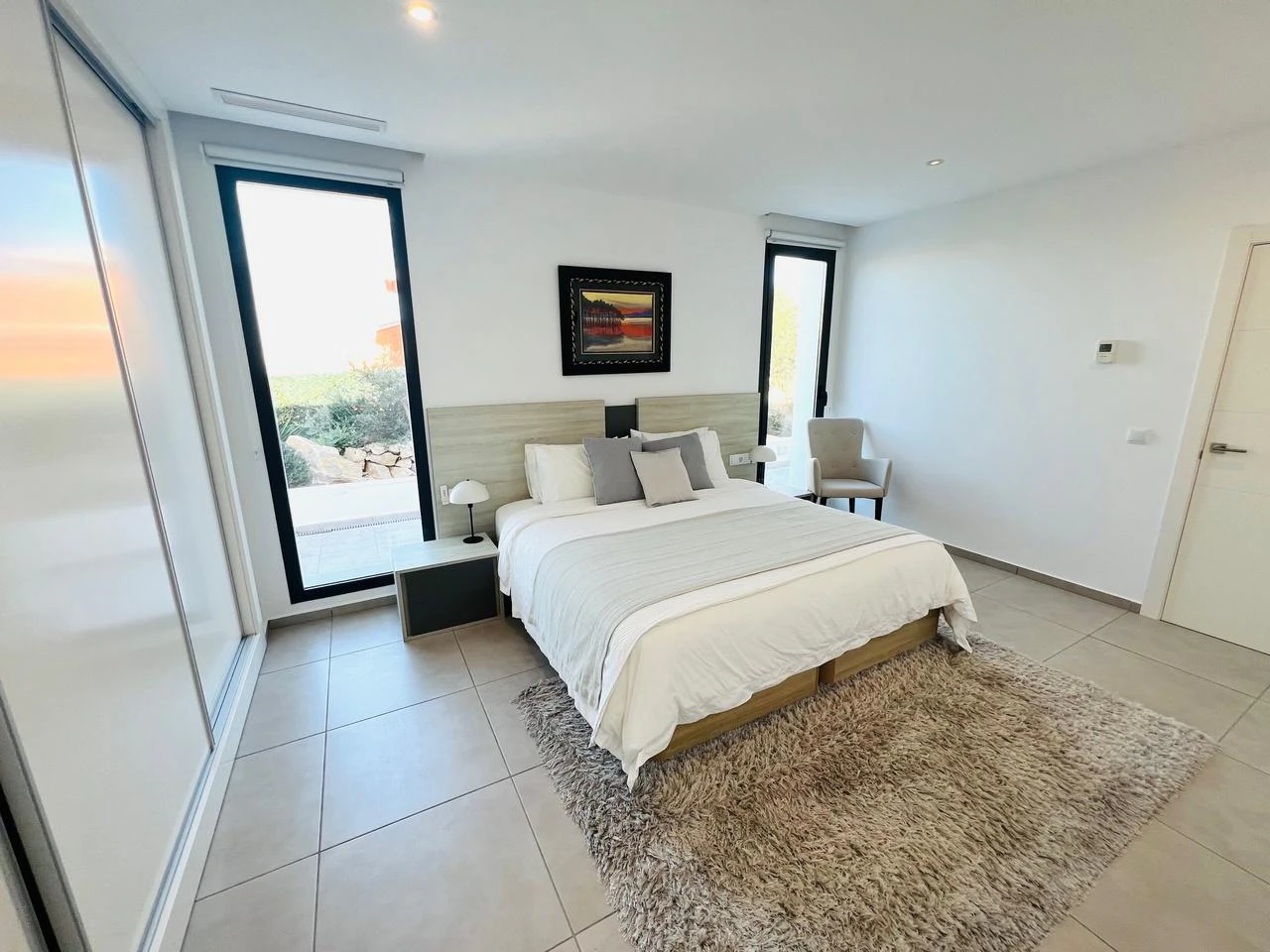 Amplia villa contemporánea con vistas al mar y a la montaña en venta en La Sella Golf Resort, Pedreguer, Costa Blanca.