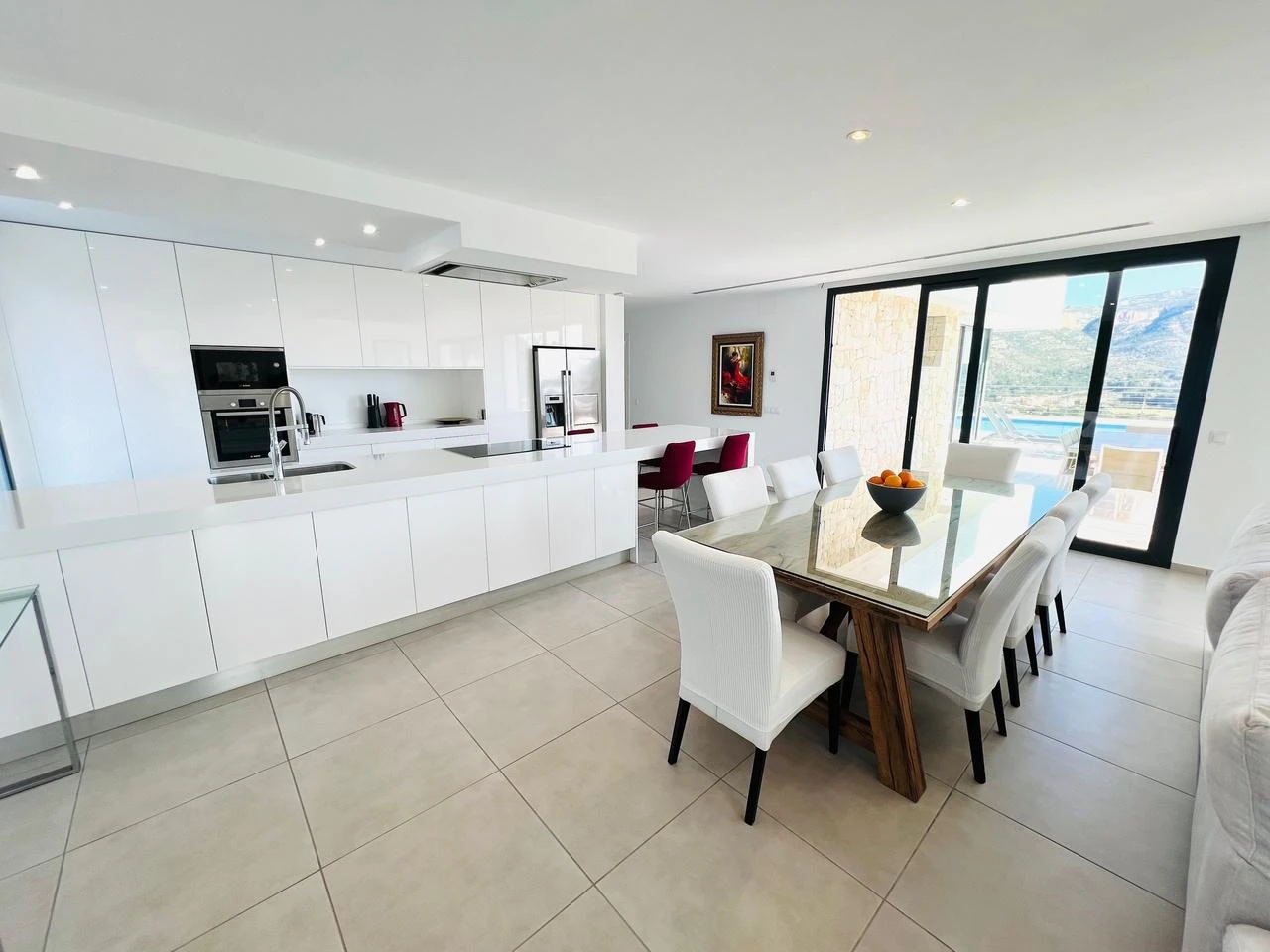 Amplia villa contemporánea con vistas al mar y a la montaña en venta en La Sella Golf Resort, Pedreguer, Costa Blanca.