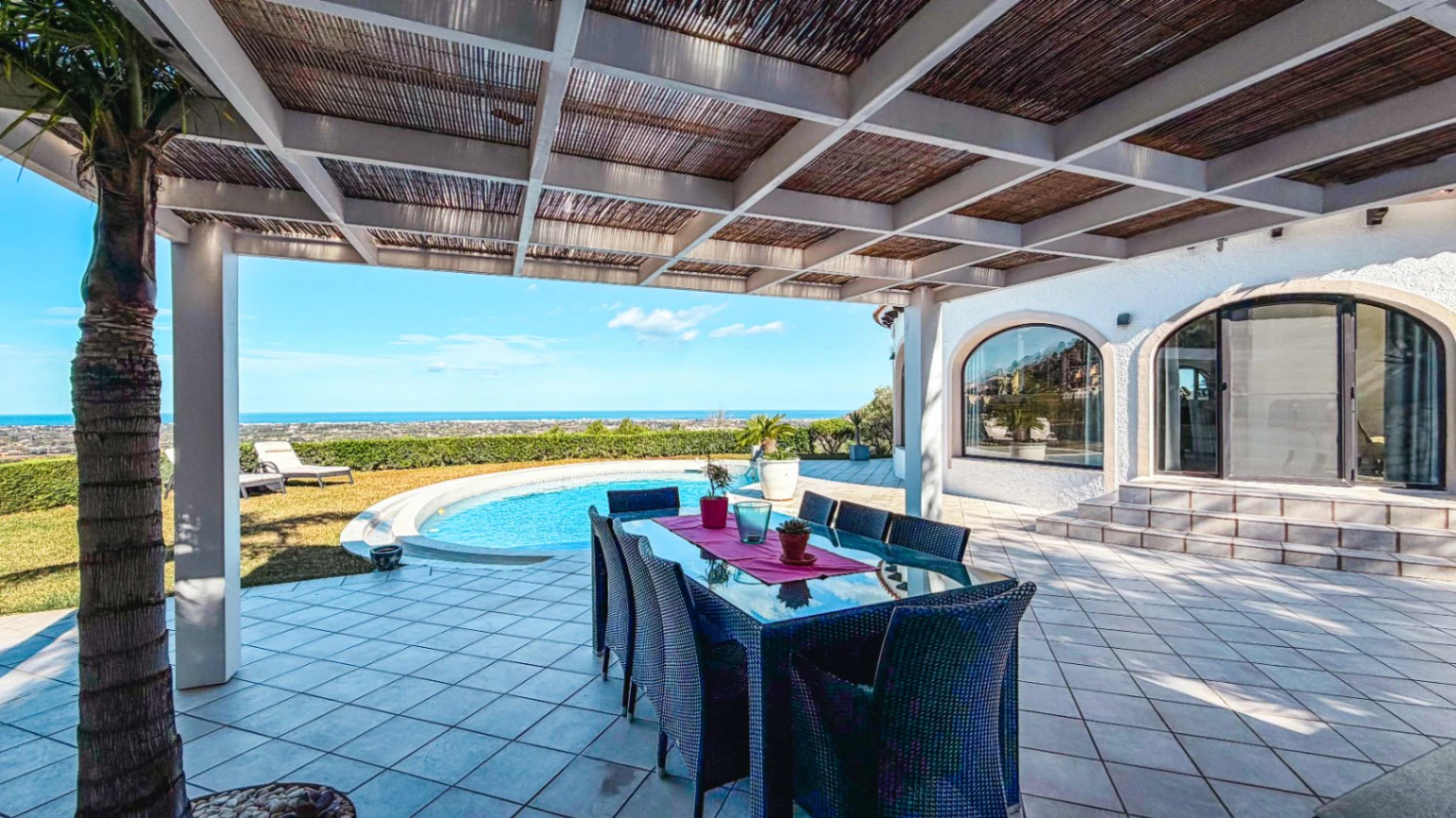 Elegant villa with panoramic sea views for sale in la Sella Golf Resort, Costa Blanca