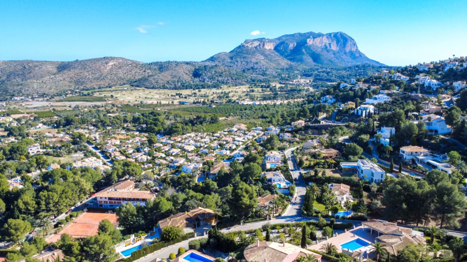 Elegant villa with panoramic sea views for sale in la Sella Golf Resort, Costa Blanca
