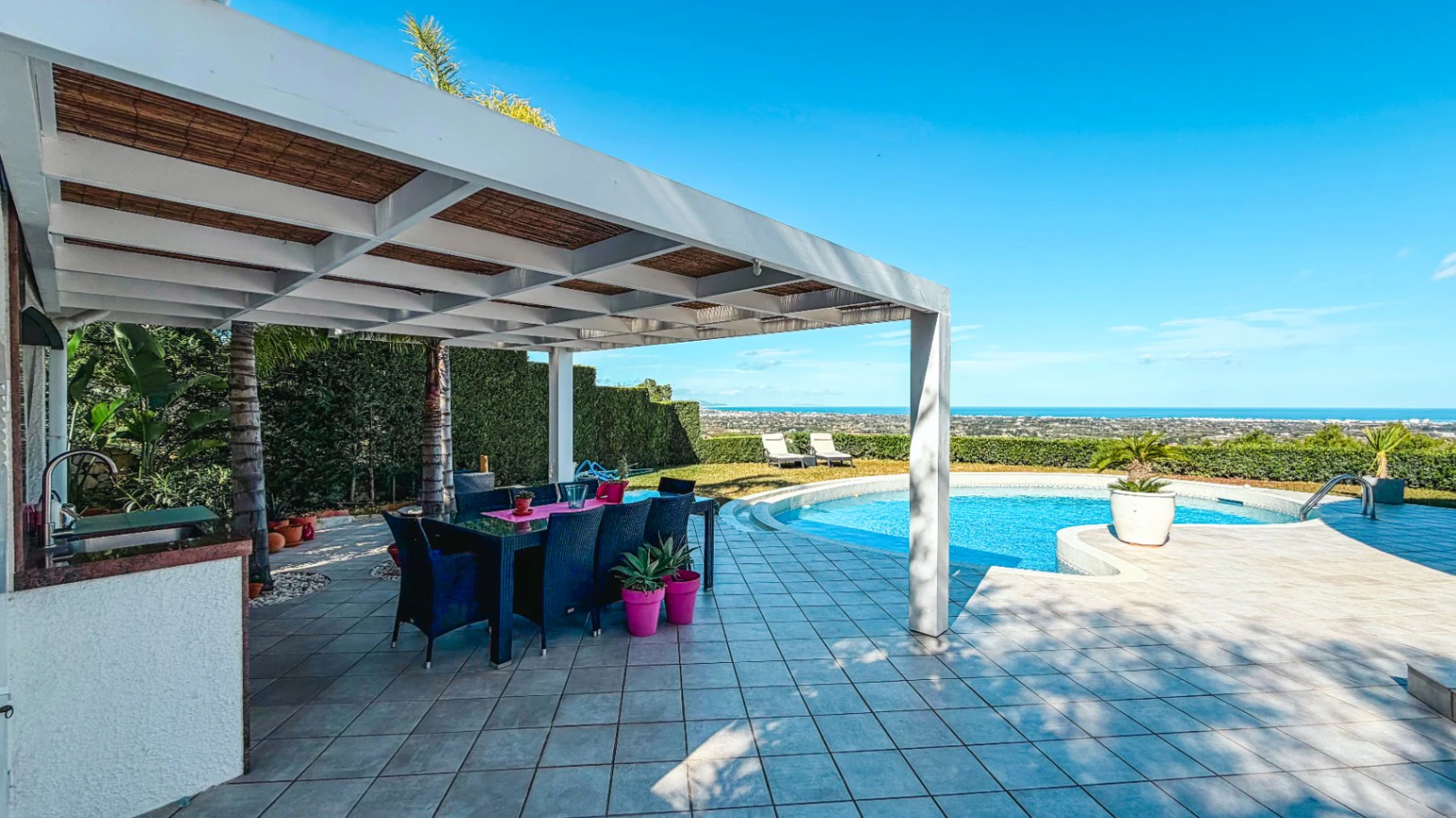 Elegant villa with panoramic sea views for sale in la Sella Golf Resort, Costa Blanca