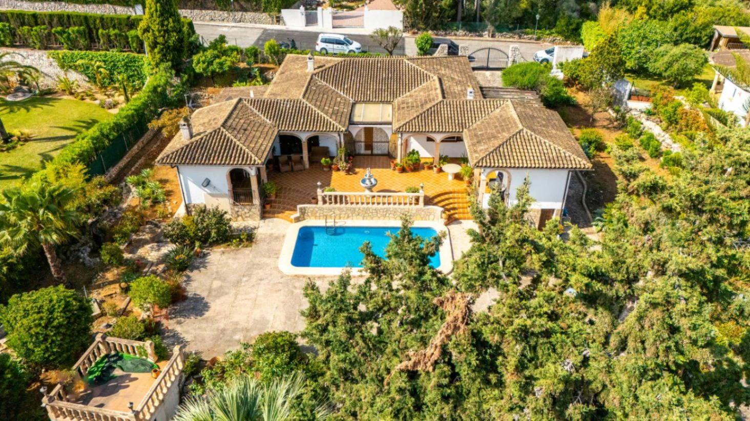 Traditional Spanish finca with huge plot and endless potential for sale in La Sella Golf Resort, Pedreguer, Costa Blanca