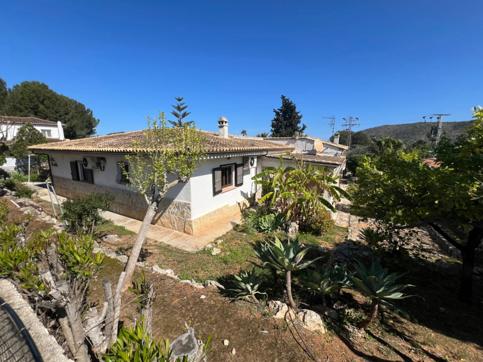 Traditional Spanish finca with huge plot and endless potential for sale in La Sella Golf Resort, Pedreguer, Costa Blanca