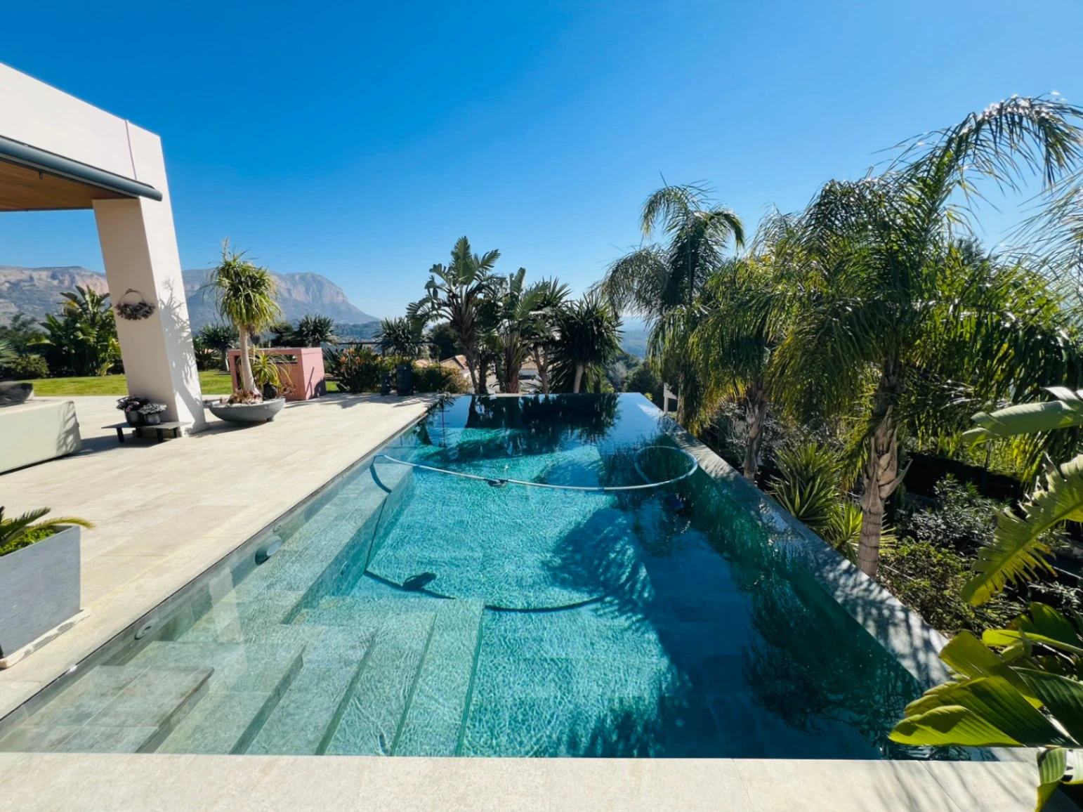 Villa de diseño contemporánea que ofrece exclusividad y sostenibilidad se vende en La Sella Golf Resort, Costa Blanca