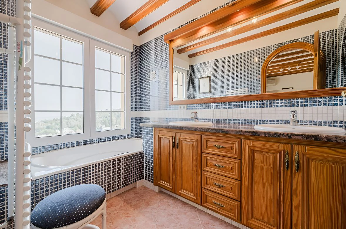 Magnificent Mediterranean-style villa with panoramic sea views and within walking distance of the center of Denia, Costa Blanca.
