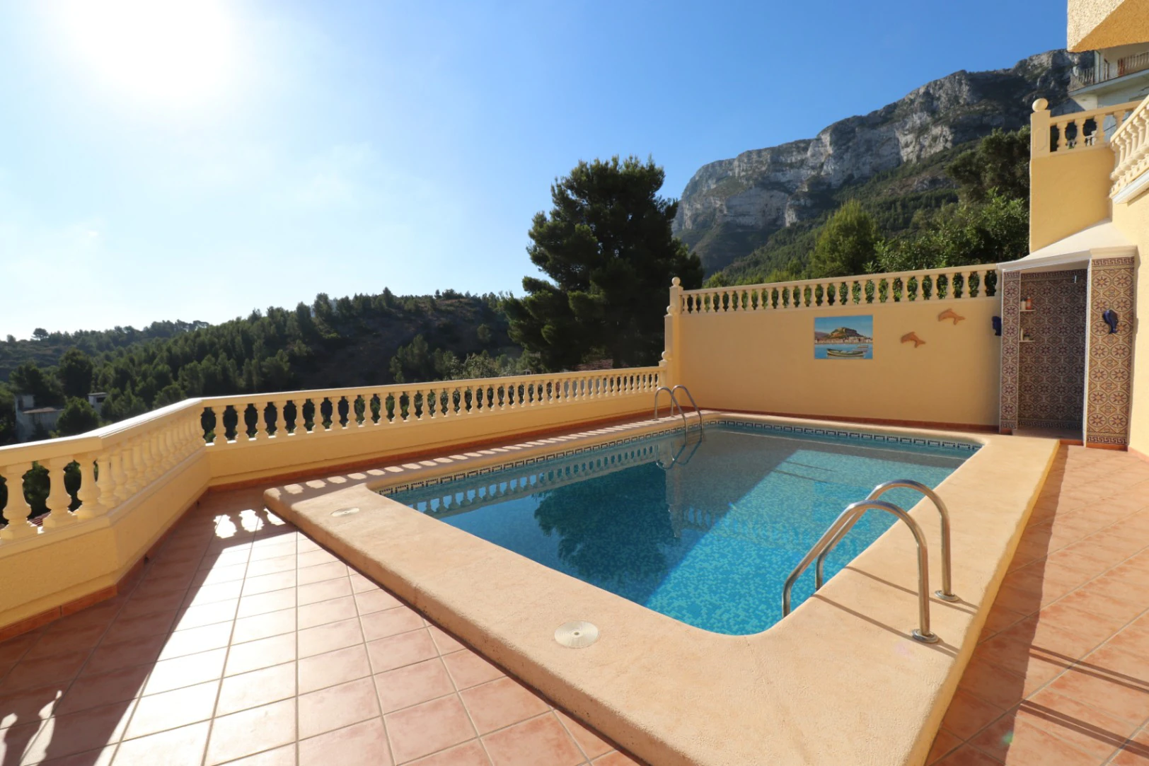 Magnificent Mediterranean-style villa with panoramic sea views and within walking distance of the center of Denia, Costa Blanca.