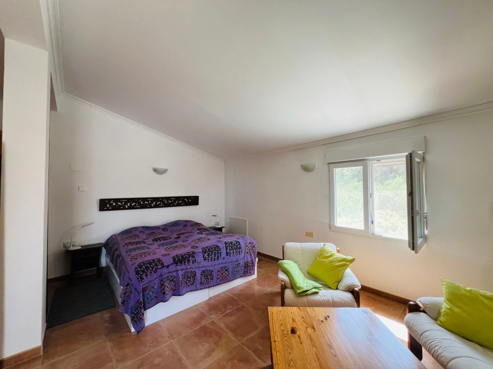 Geräumige Villa auf einzigartigem Grundstück mit Panoramablick, umgeben von einem Naturpark in Jesus Pobre, Denia, Costa Blanca.