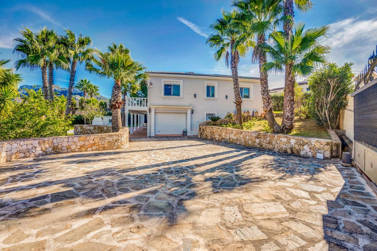 Villa in Sale in Denia