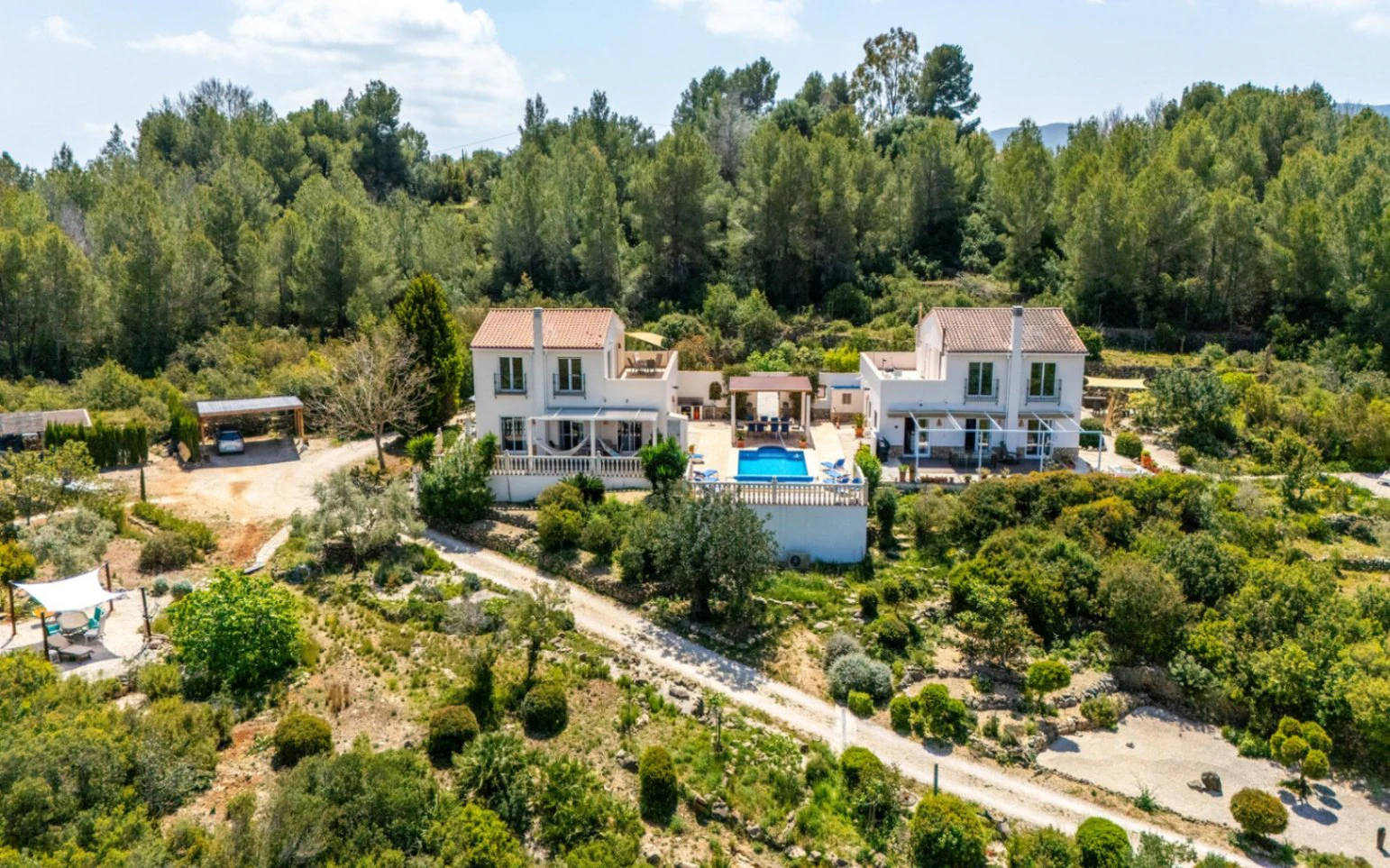 Geräumige Villa auf einzigartigem Grundstück mit Panoramablick, umgeben von einem Naturpark in Jesus Pobre, Denia, Costa Blanca.