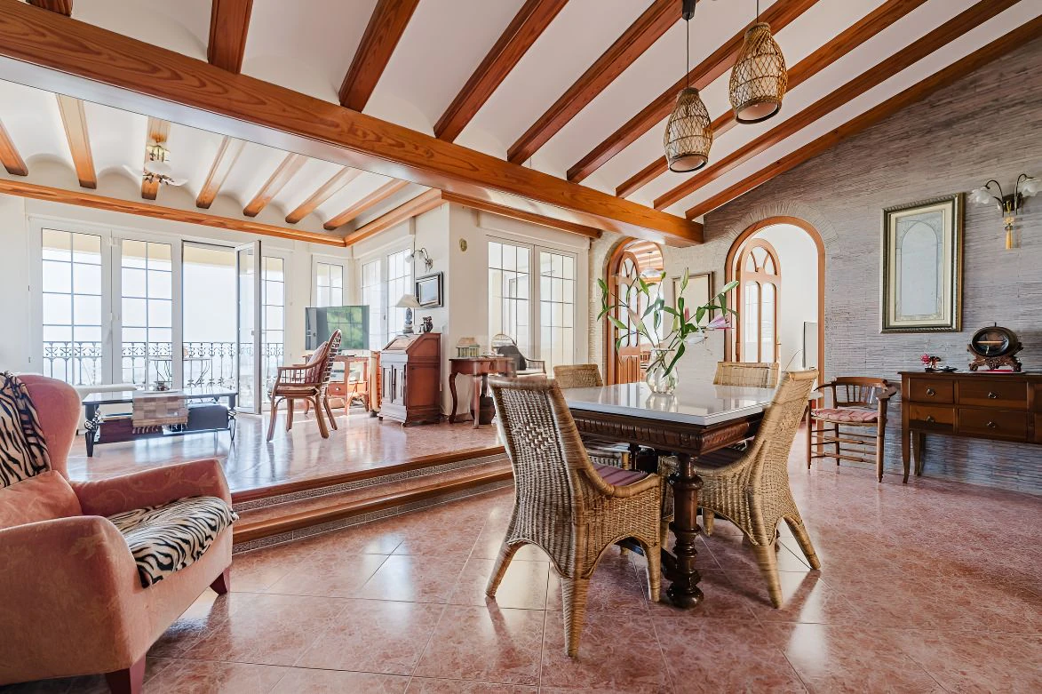 Magnificent Mediterranean-style villa with panoramic sea views and within walking distance of the center of Denia, Costa Blanca.