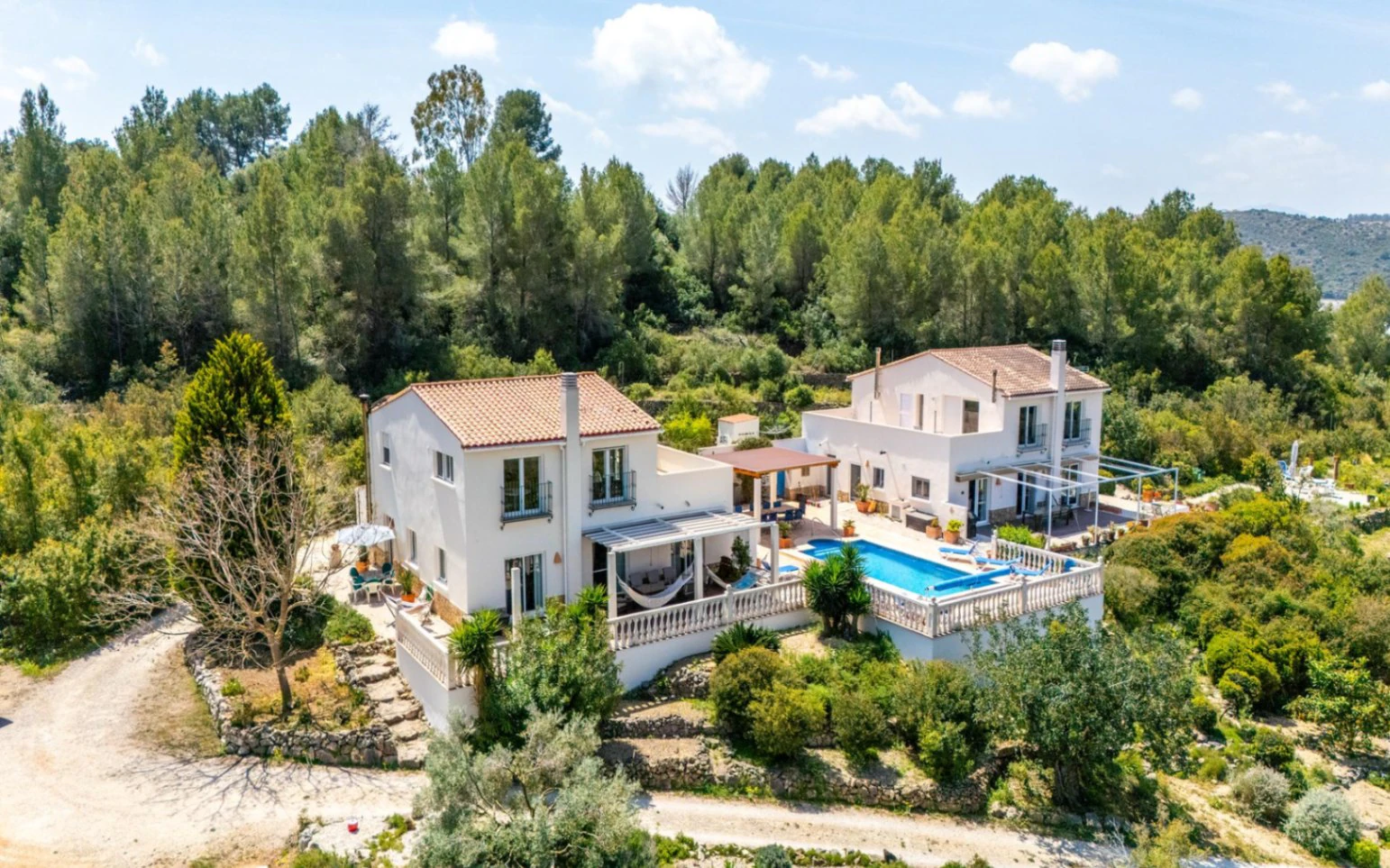 Geräumige Villa auf einzigartigem Grundstück mit Panoramablick, umgeben von einem Naturpark in Jesus Pobre, Denia, Costa Blanca.