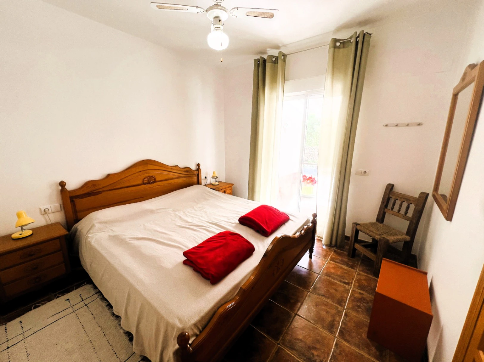 Geräumige Villa auf einzigartigem Grundstück mit Panoramablick, umgeben von einem Naturpark in Jesus Pobre, Denia, Costa Blanca.