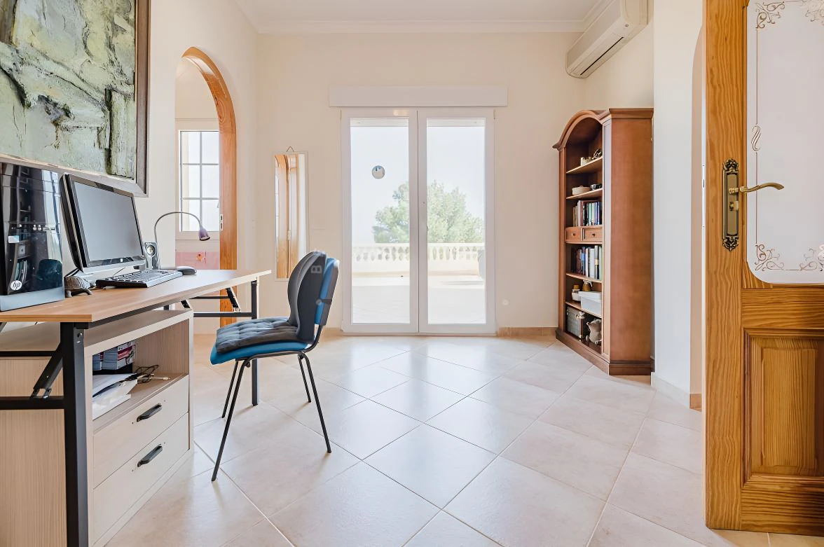 Magnificent Mediterranean-style villa with panoramic sea views and within walking distance of the center of Denia, Costa Blanca.
