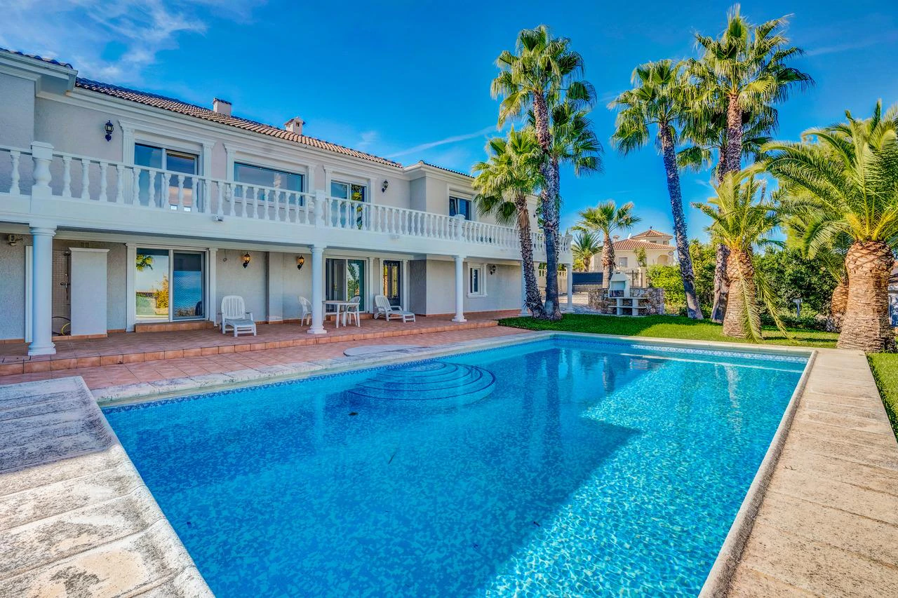 Villa in Sale in Denia