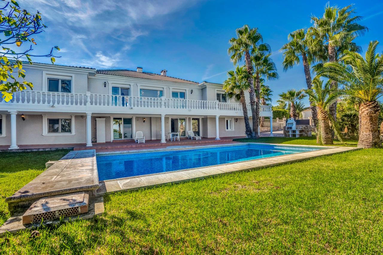 Villa in Sale in Denia