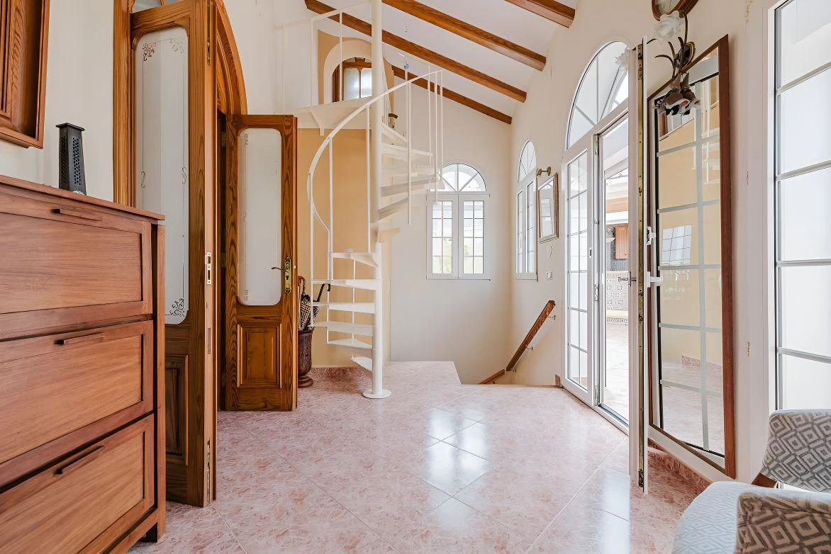 Magnificent Mediterranean-style villa with panoramic sea views and within walking distance of the center of Denia, Costa Blanca.