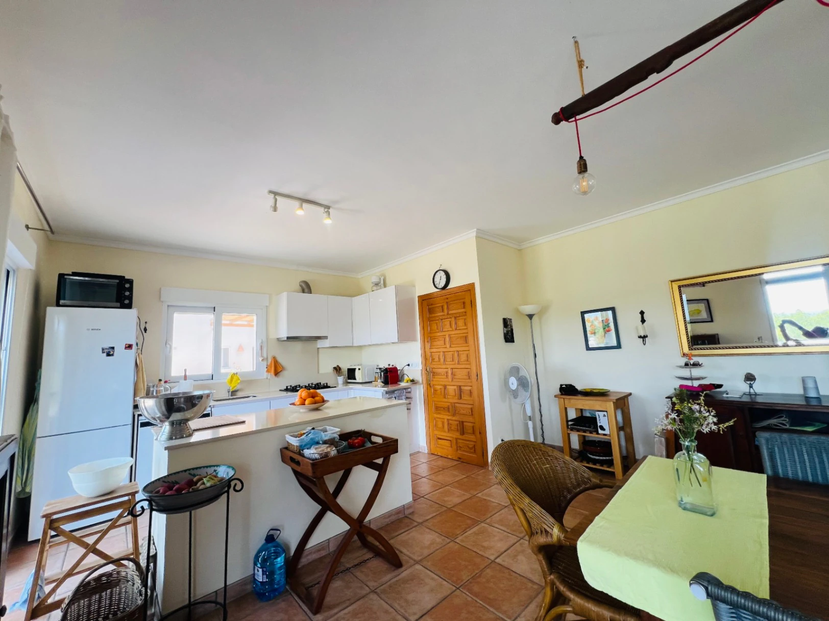Geräumige Villa auf einzigartigem Grundstück mit Panoramablick, umgeben von einem Naturpark in Jesus Pobre, Denia, Costa Blanca.