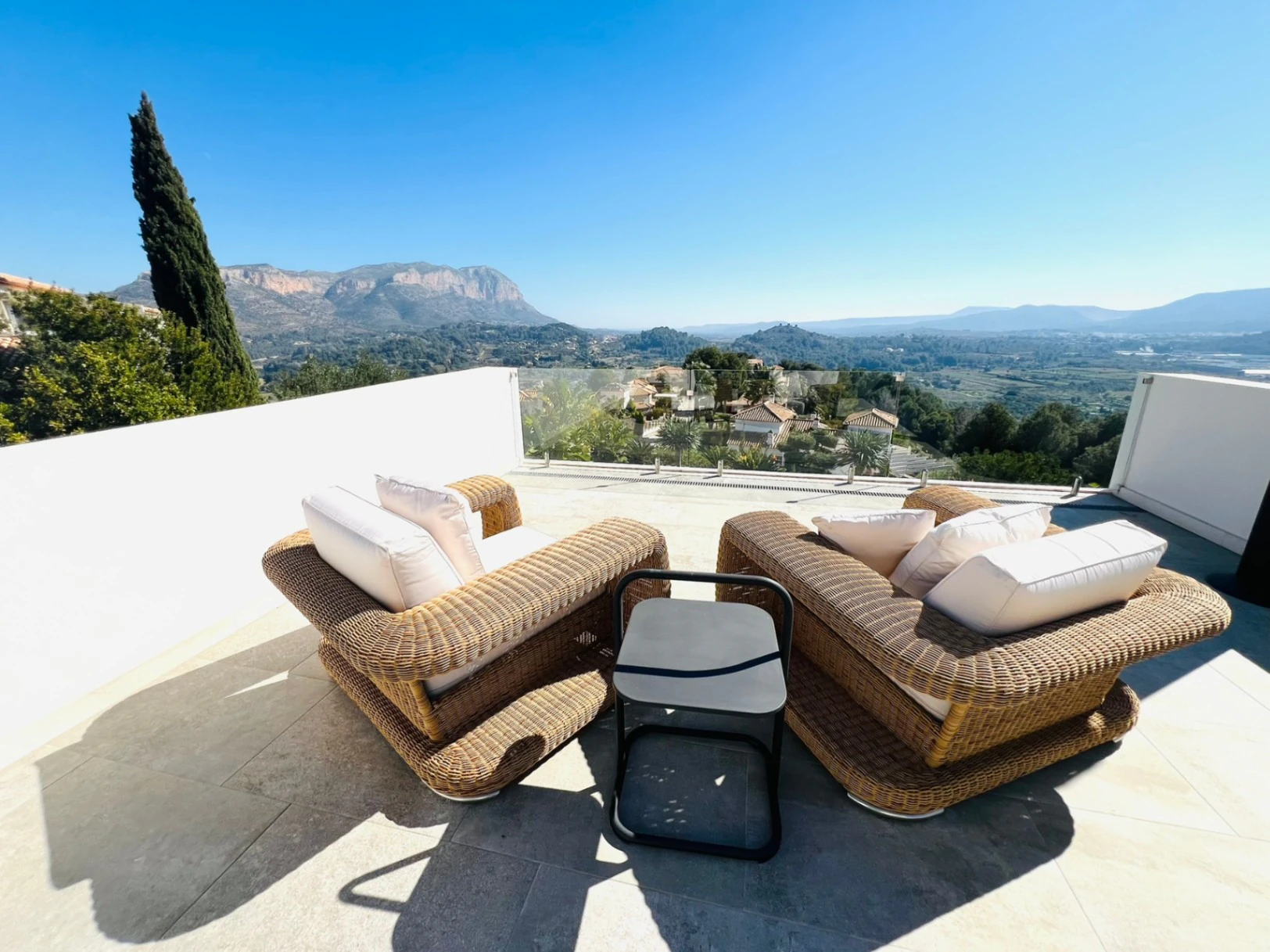 Villa de diseño contemporánea que ofrece exclusividad y sostenibilidad se vende en La Sella Golf Resort, Costa Blanca