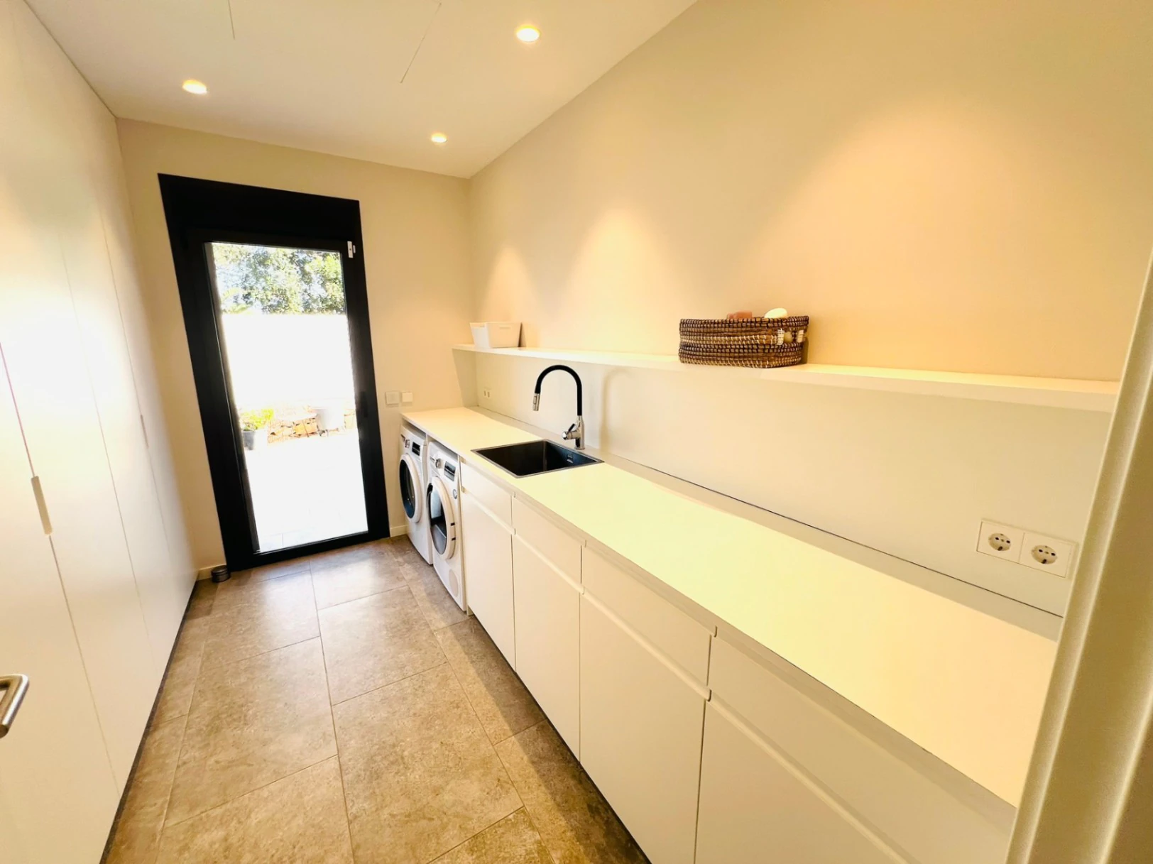Villa de diseño contemporánea que ofrece exclusividad y sostenibilidad se vende en La Sella Golf Resort, Costa Blanca