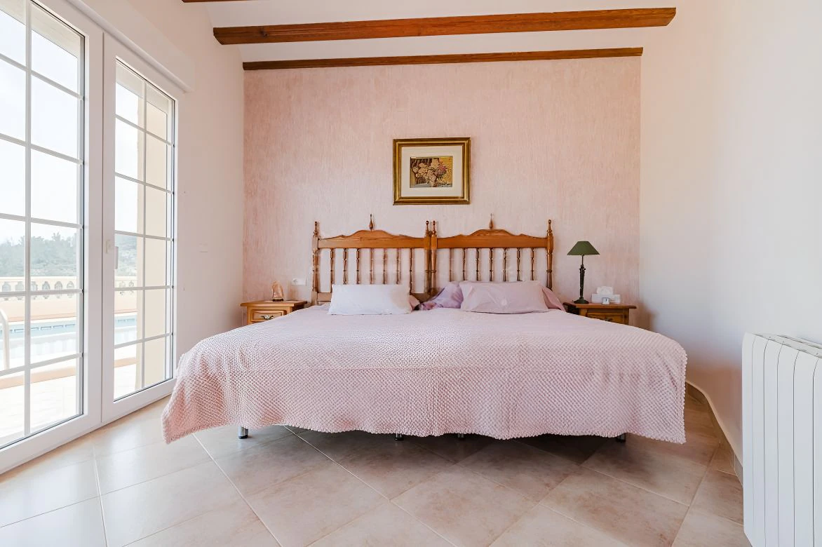 Magnificent Mediterranean-style villa with panoramic sea views and within walking distance of the center of Denia, Costa Blanca.