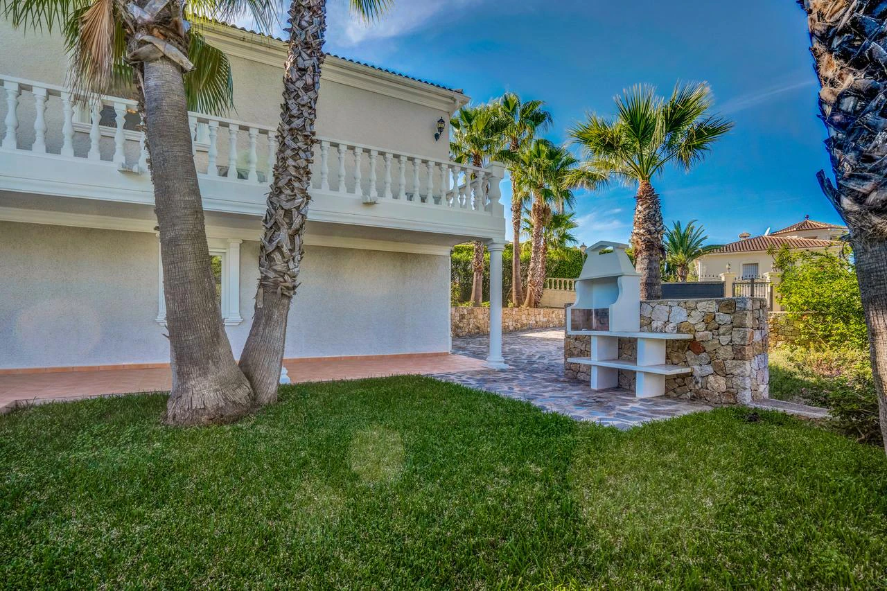 Villa in Sale in Denia