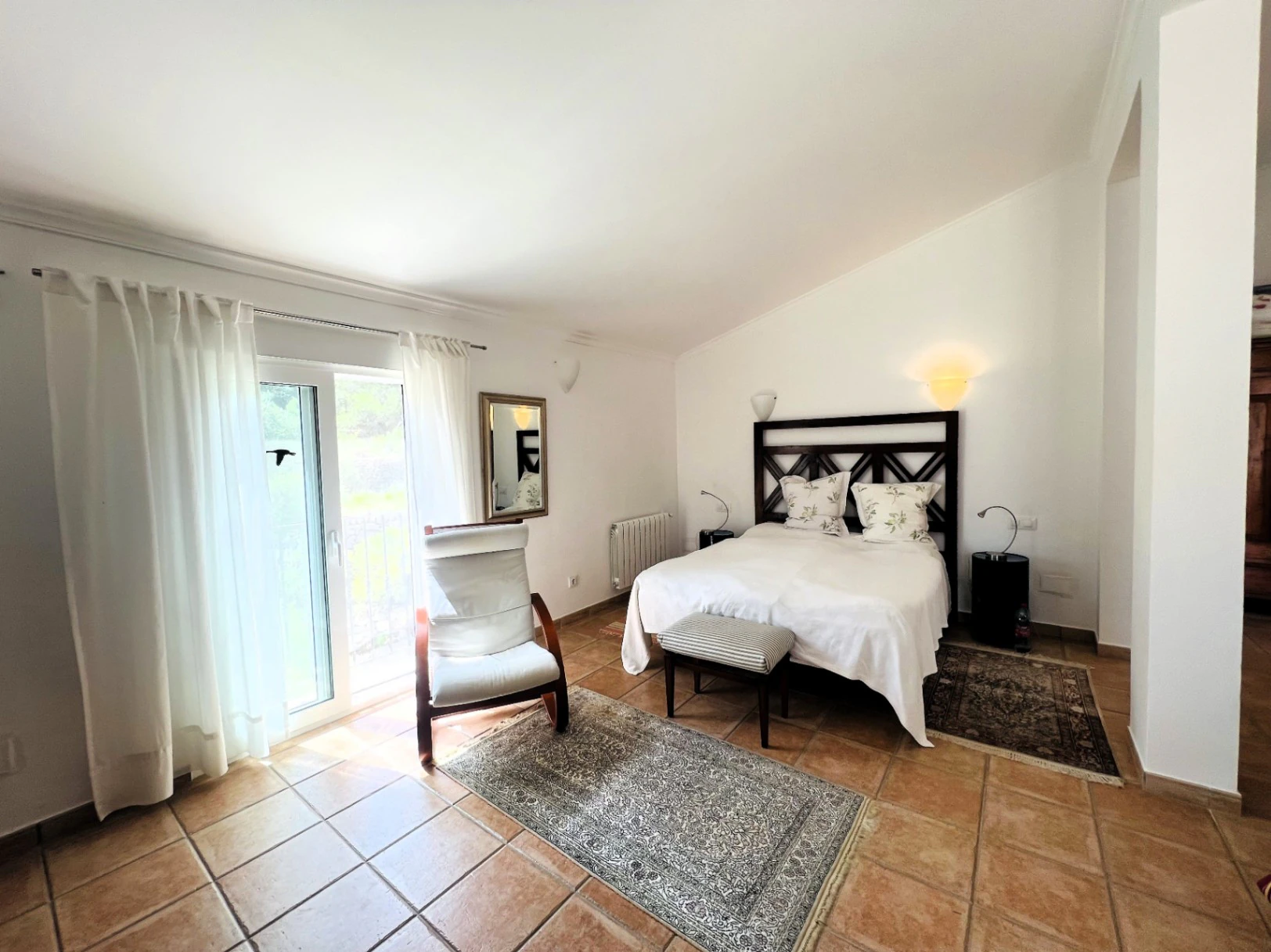 Geräumige Villa auf einzigartigem Grundstück mit Panoramablick, umgeben von einem Naturpark in Jesus Pobre, Denia, Costa Blanca.